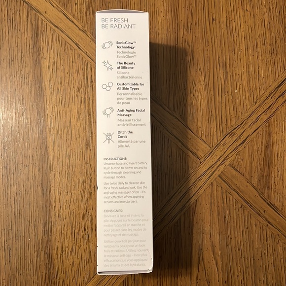 NIB Clean Smart Facial Cleansing Device by pmd - Picture 4 of 4